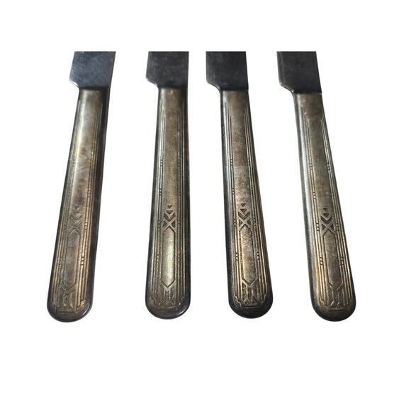 4 Tudor Plate Oneida Friendship-Medality Dinner Knives 9⅛" 1932 Stainless Blade - Picture 8 of 8